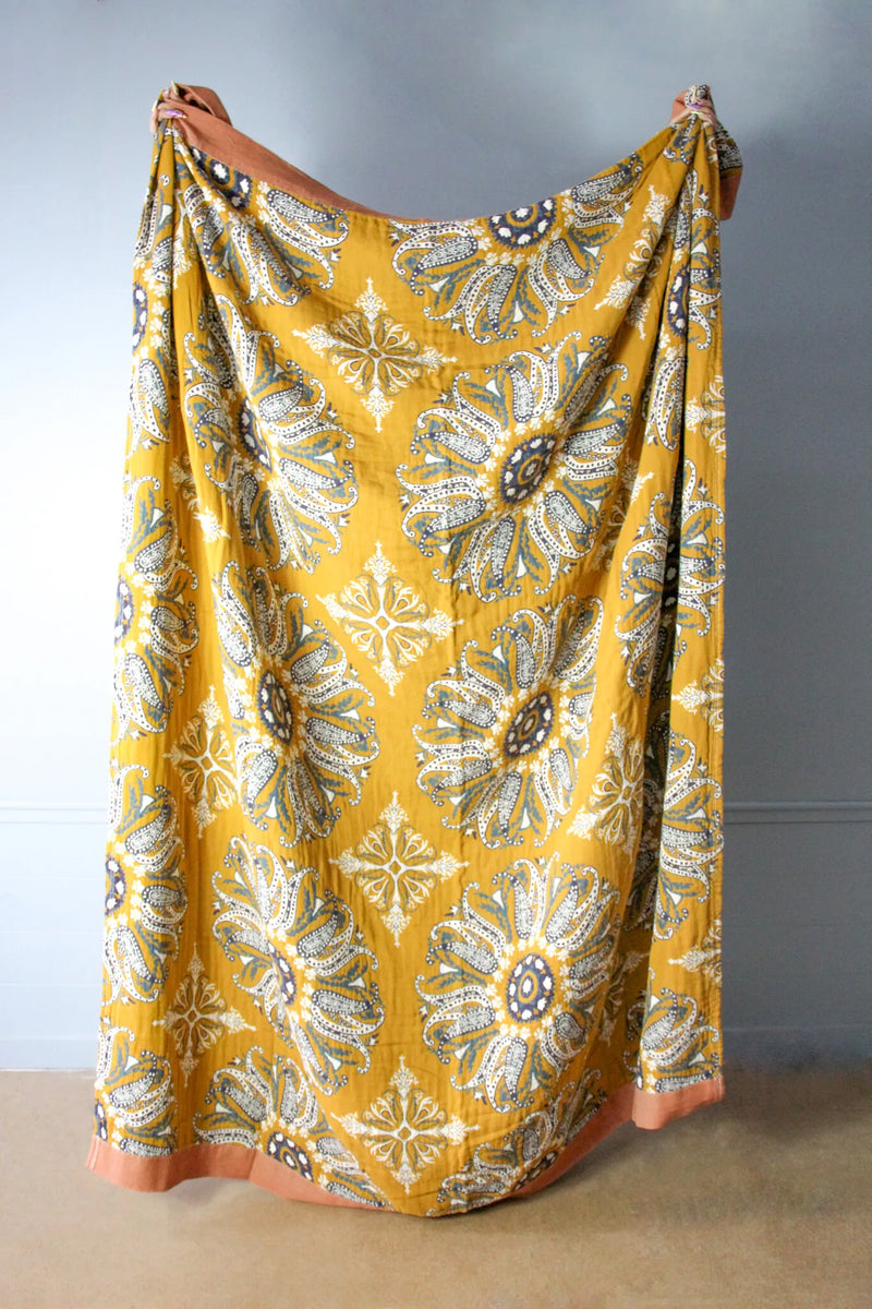 Bonnie Throw/ Bedspread